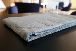 Sport towel in grey